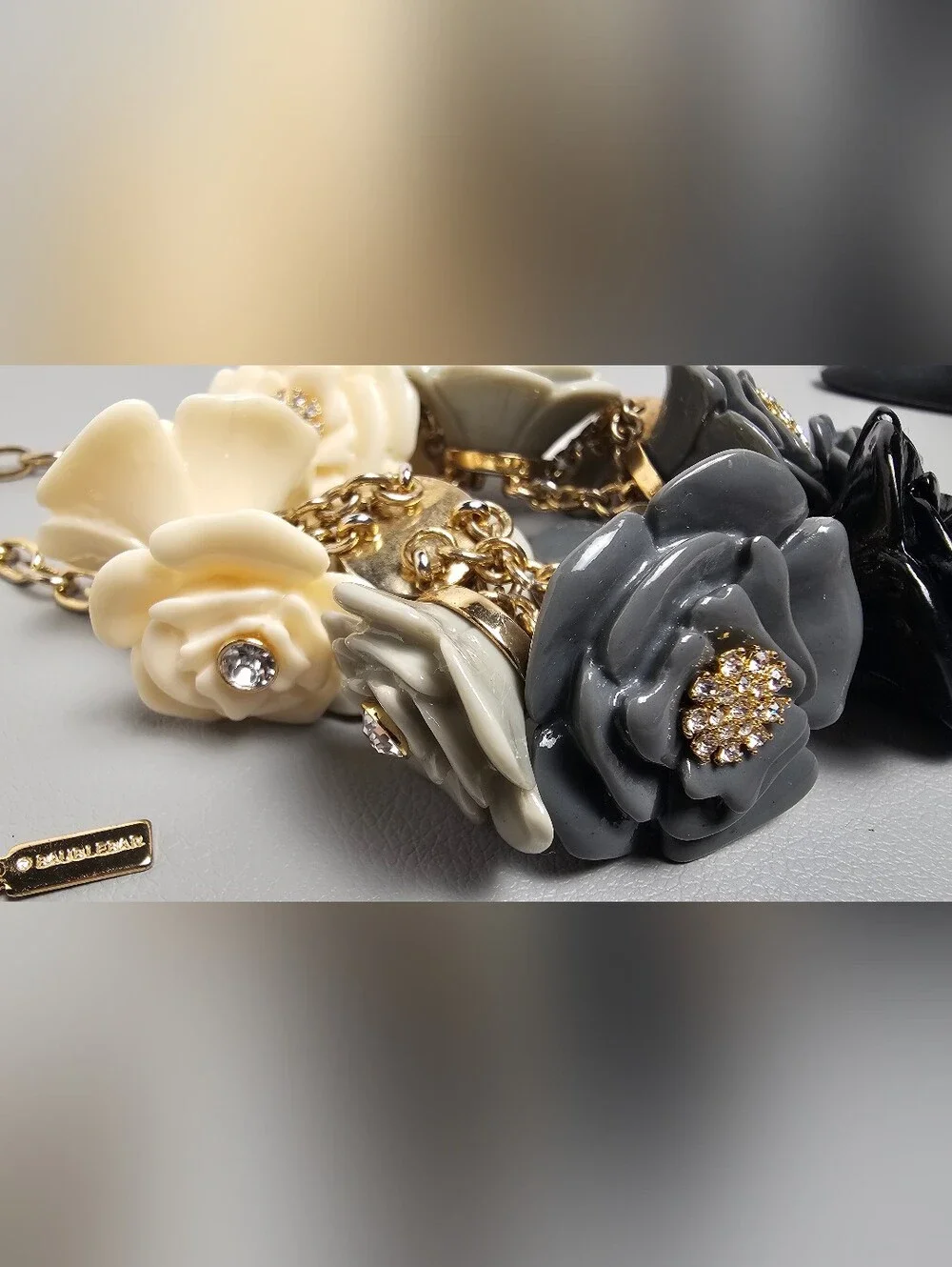 [BaubleBar] Ombré Cunky Resin Rose bib Statement Necklace